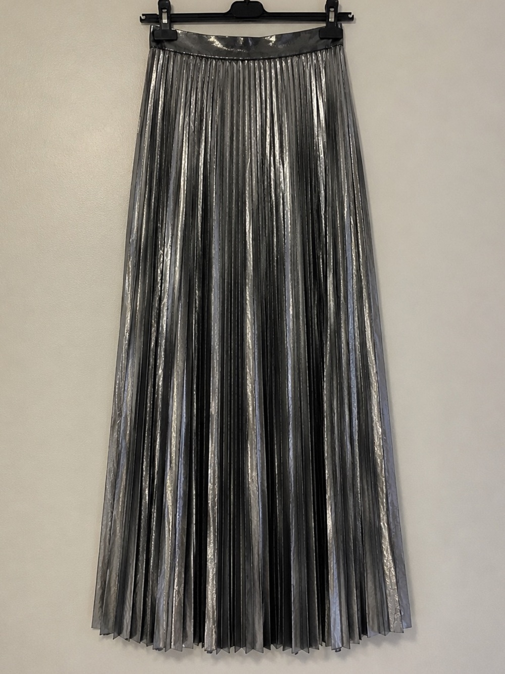 NWT Retrofête Metallic Silver Pleated Maxi Skirt High Slit Glam Skirt Size L - Picture 7 of 7